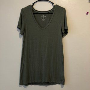 AE V-Neck